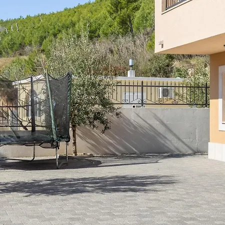 Andela 5 Apartment *