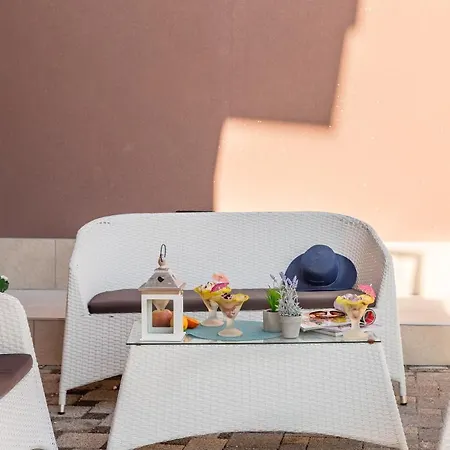 Andela 5 Apartment *